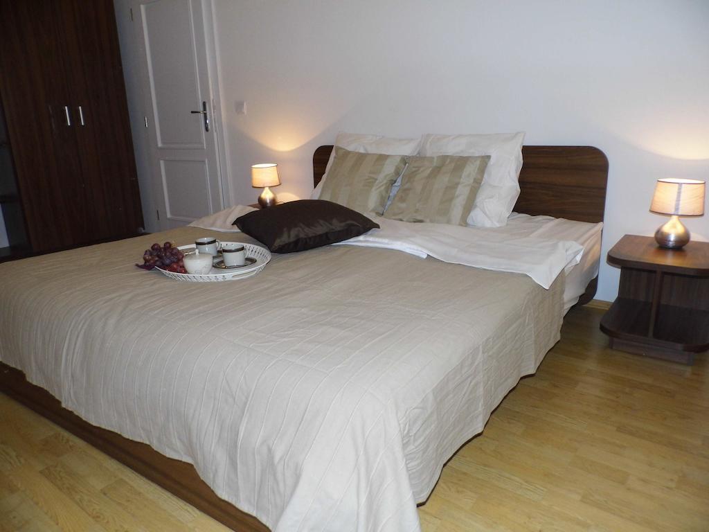Lion Apartments Medena, Big Size, High Ceilings Bratislava Oda fotoğraf