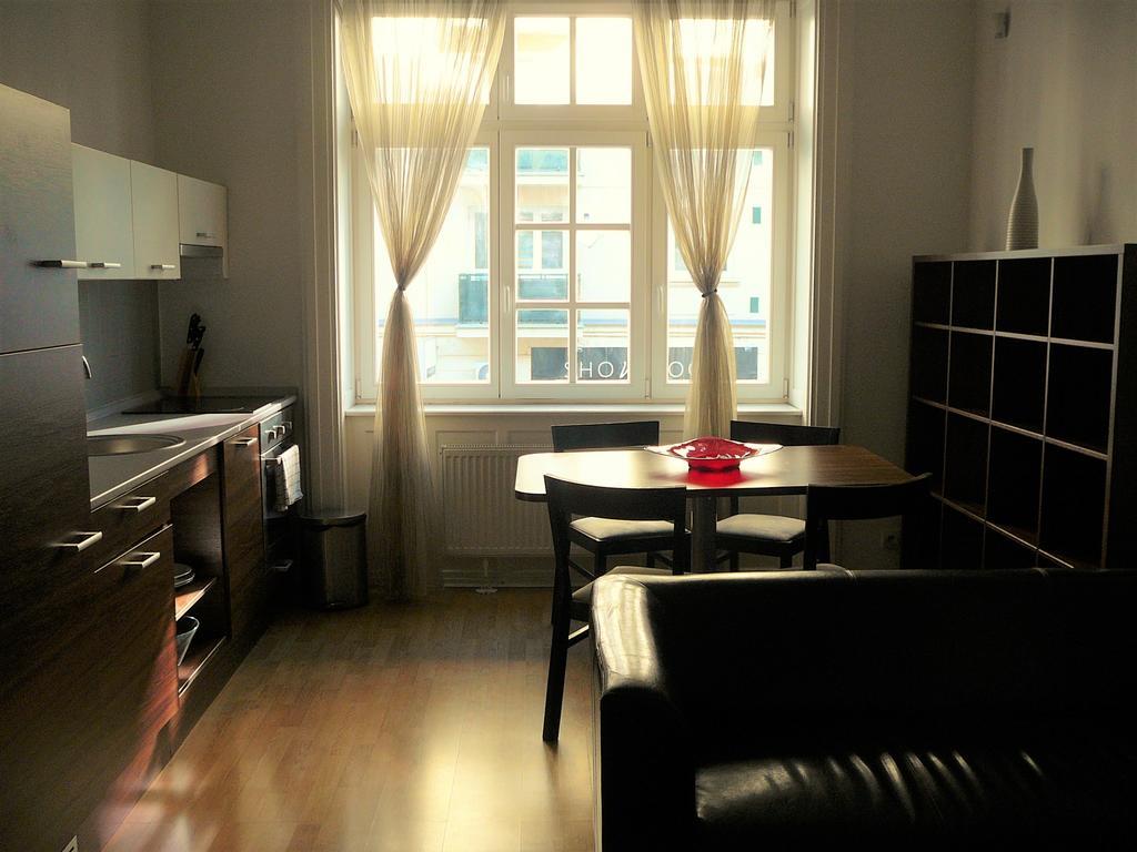 Lion Apartments Medena, Big Size, High Ceilings Bratislava Dış mekan fotoğraf