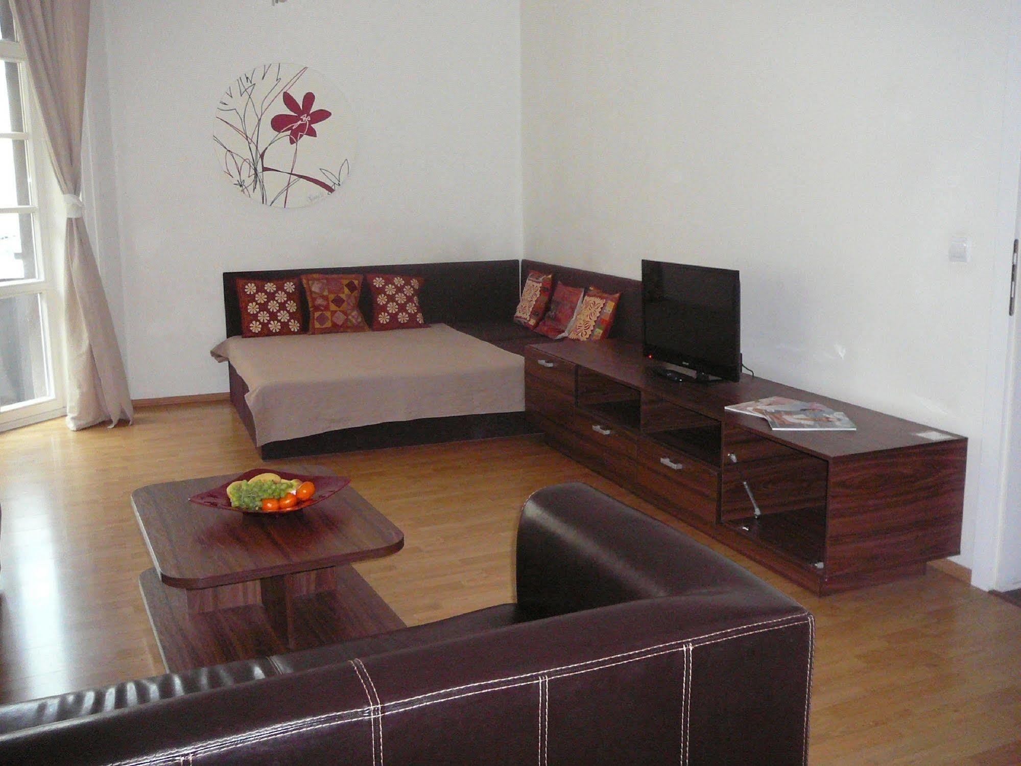 Lion Apartments Medena, Big Size, High Ceilings Bratislava Dış mekan fotoğraf